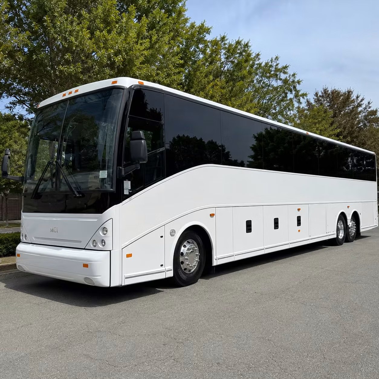 charterbusrentalsantaclarita com can help you get to burbank airport faster from santa clarita