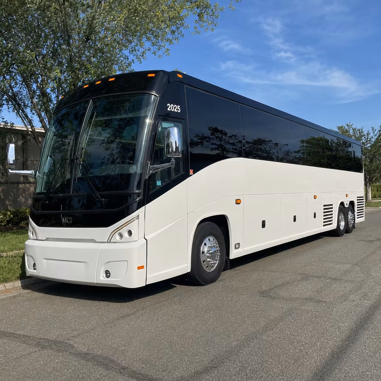 charterbusrentalsantaclarita com is ready to handle corporate group travel out of the santa clarita valley